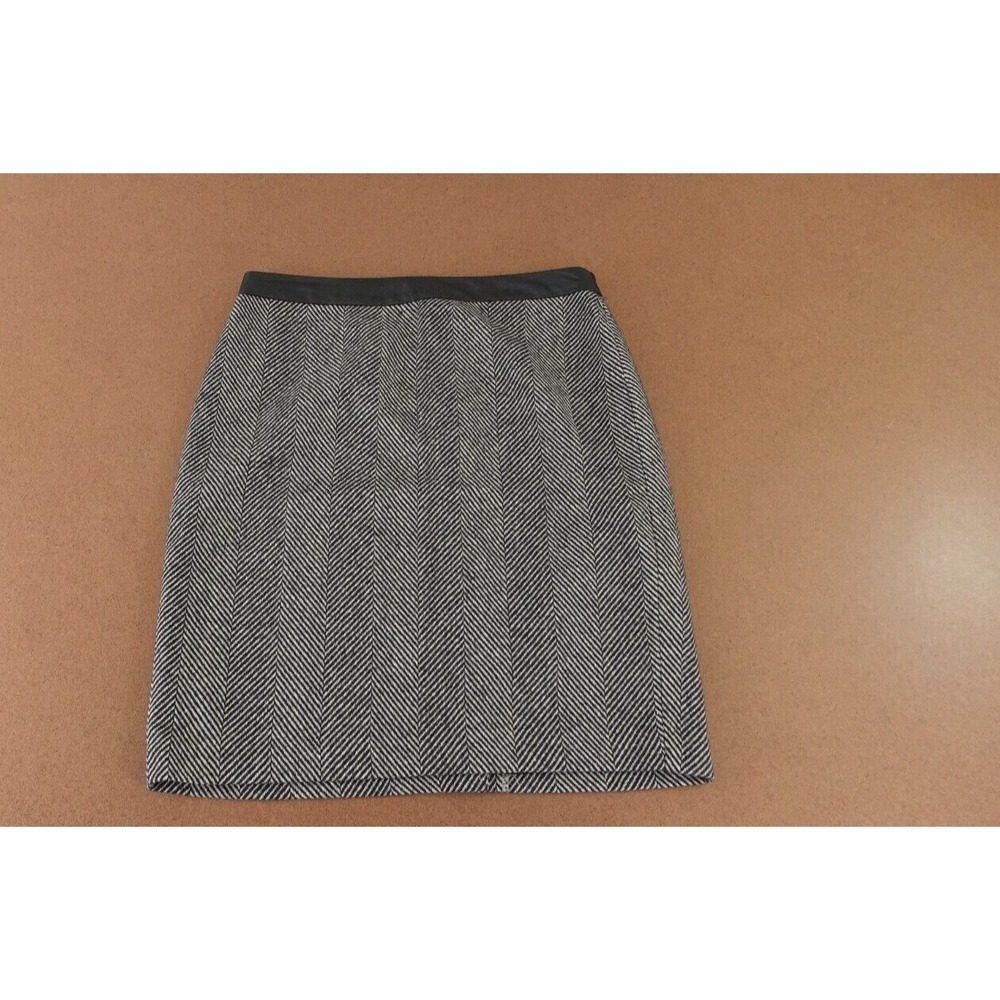 Banana Republic Women's Size 6 Black White Chevron Knit Short Pencil Skirt‎